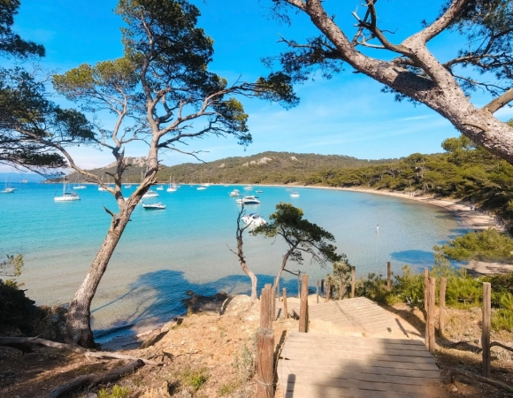 baie-de-porquerolles-iles-d-or.webp
