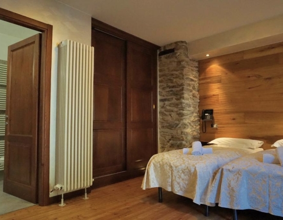 chambre-la-locanda-Ceaglio-val-maira-italie.jpg