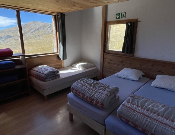 chambre-refuge-de-la-blanche-randonnee-raquettes-queyras.jpeg