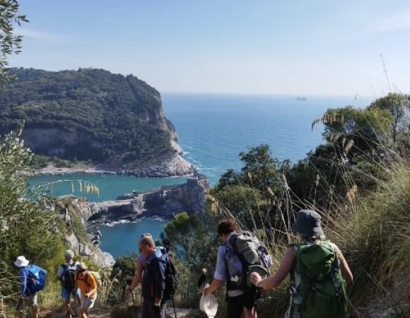 descente-vers-la-mediterranee-cinque-terre-portofino.jpeg