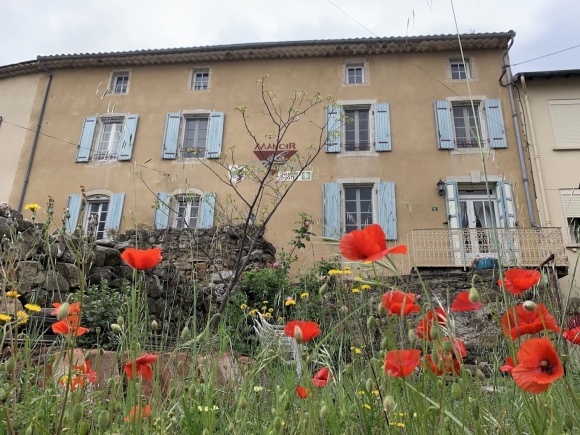 gite-du-manoir-mons-la-trivalle.jpg