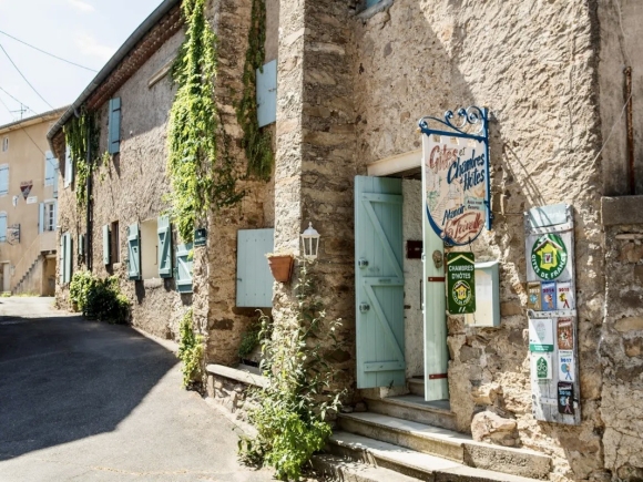 gite-le-manoir-mons-la-trivalle.jpg