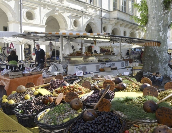 marche-de-saint-remy-de-provence.jpeg
