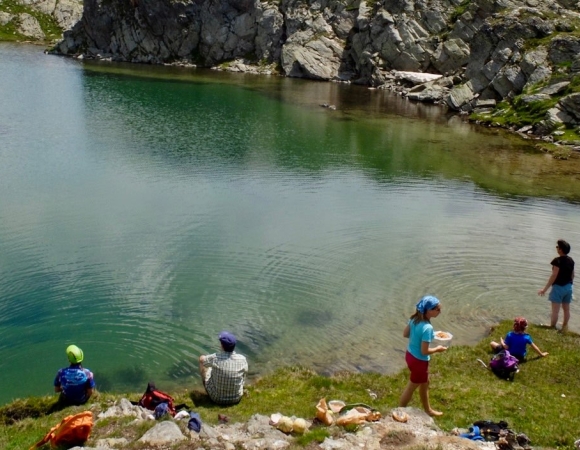 pause-dejeuner-sejour-en-famille-alpes-queyras.jpg