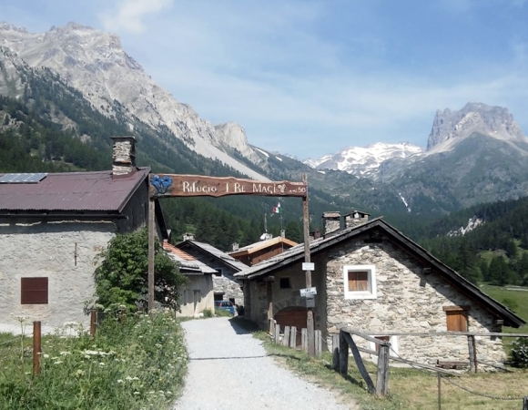 refuge-I-re-magi-alpes-france.jpg