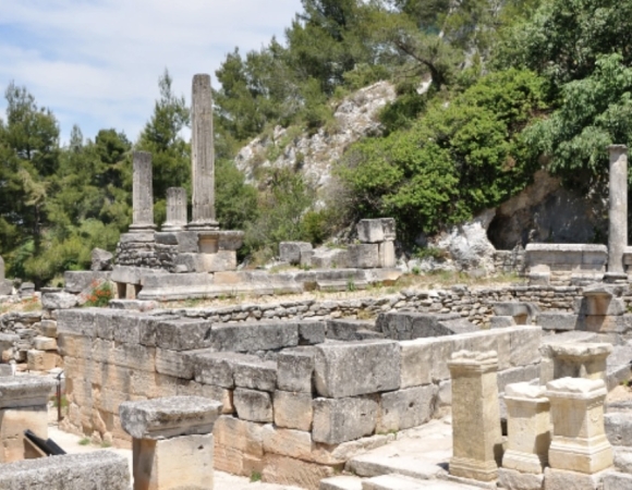 site-romain-du-glanum-en-provence-france.jpeg