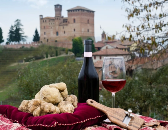 truffe-blanche-et-vin-de-barolo.webp