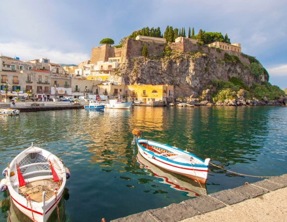 village-de-lipari-volcans-sicile-italie.jpg