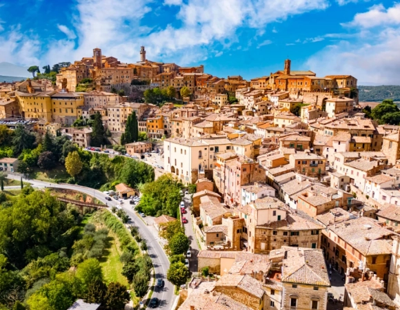 ville-de-montepulciano-toscane-italie.webp