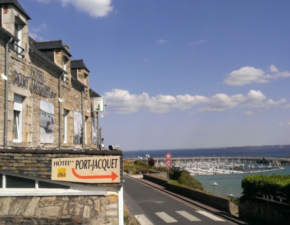 vue-sur-l-ocean-a-saint-cast-depuis-l-hotel.jpg
