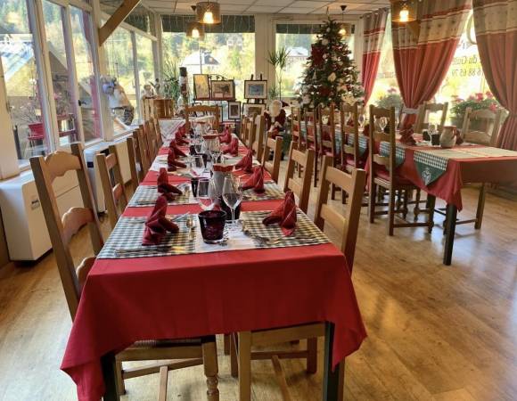 salle-restaurant-hotel-chatreuse.jpg